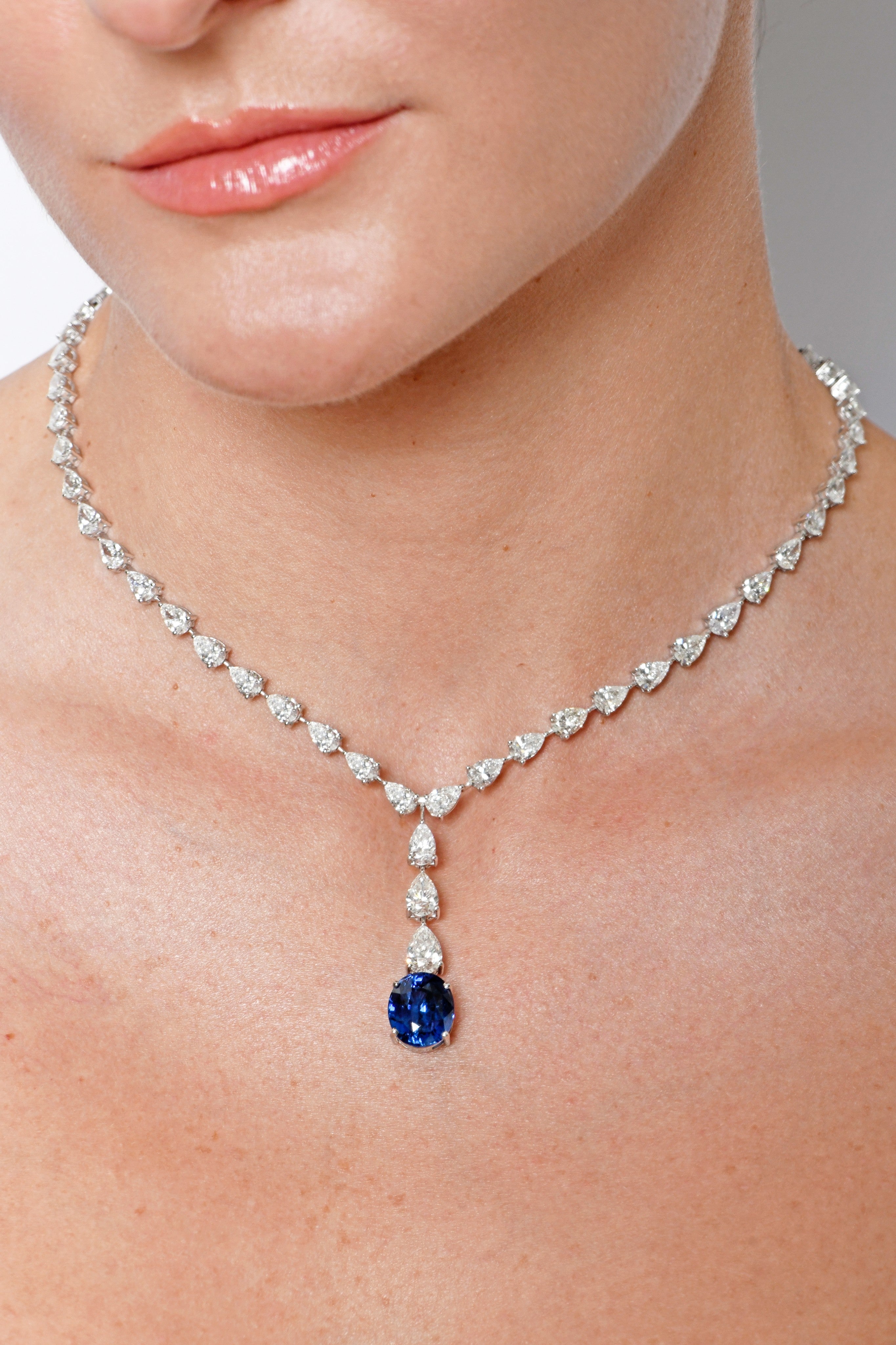 Blue Sapphire and Diamonds Necklace